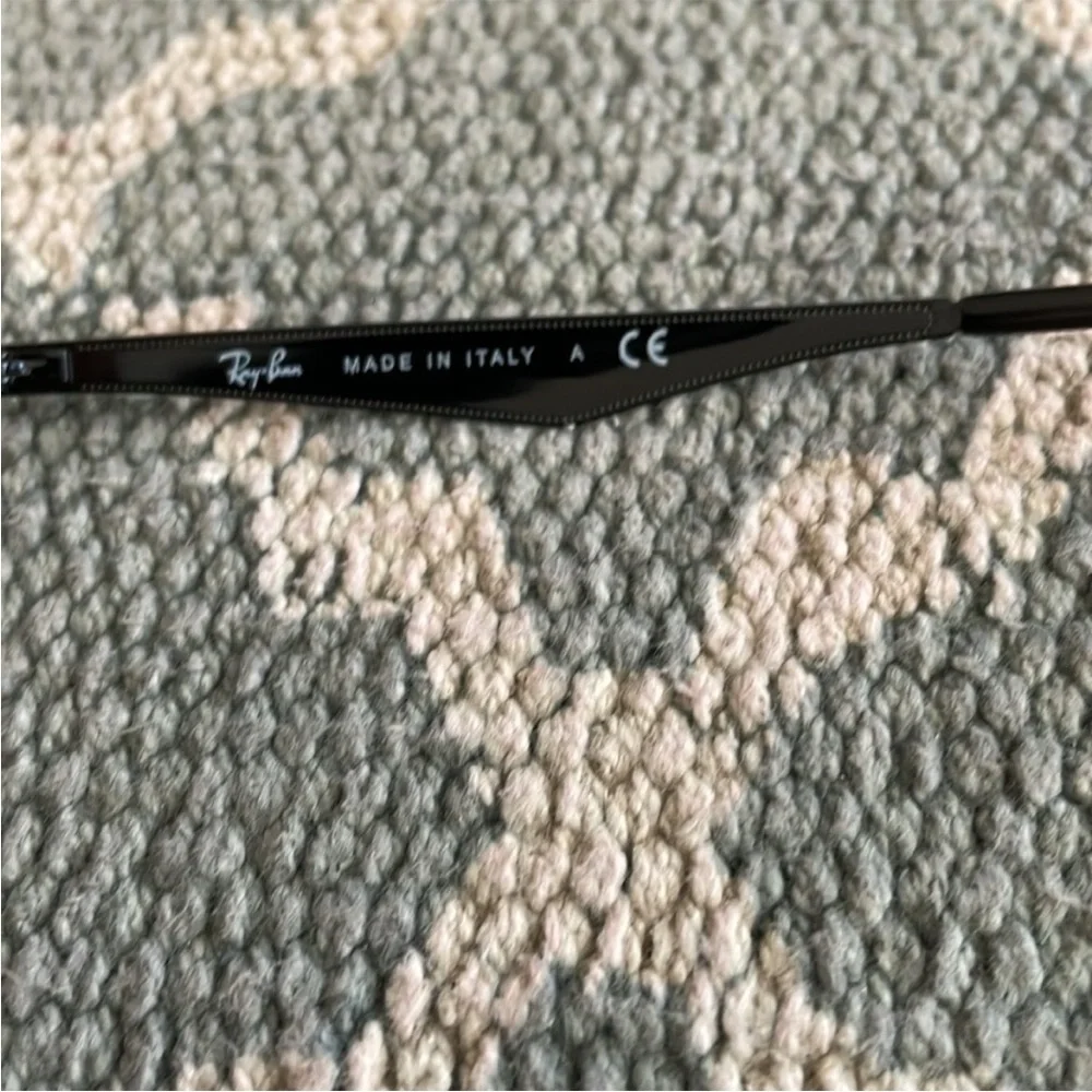 Ray-Ban Black Round Mirrored Sunglasses